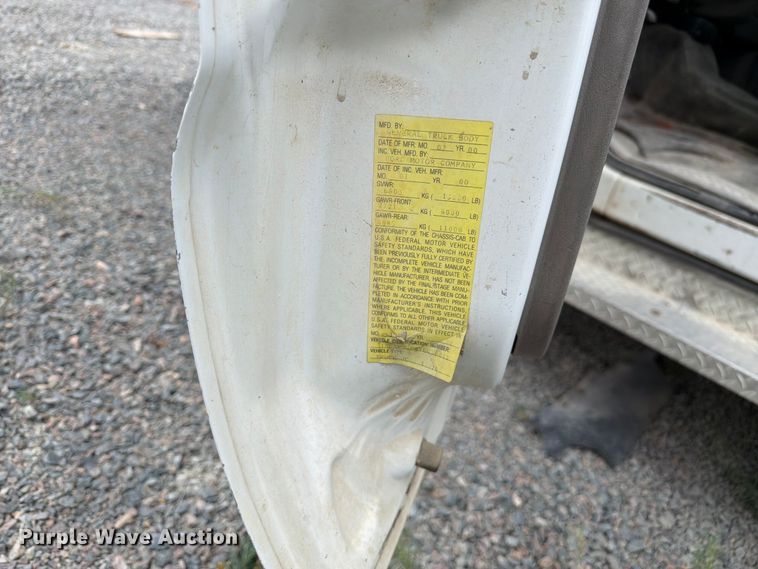 image for item FM7705 2000 Ford F450 Super Duty utility / service truck