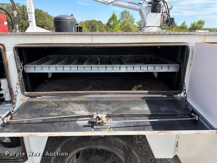 image for item FN2608 2006 Ford F550 Super Duty utility / service truck