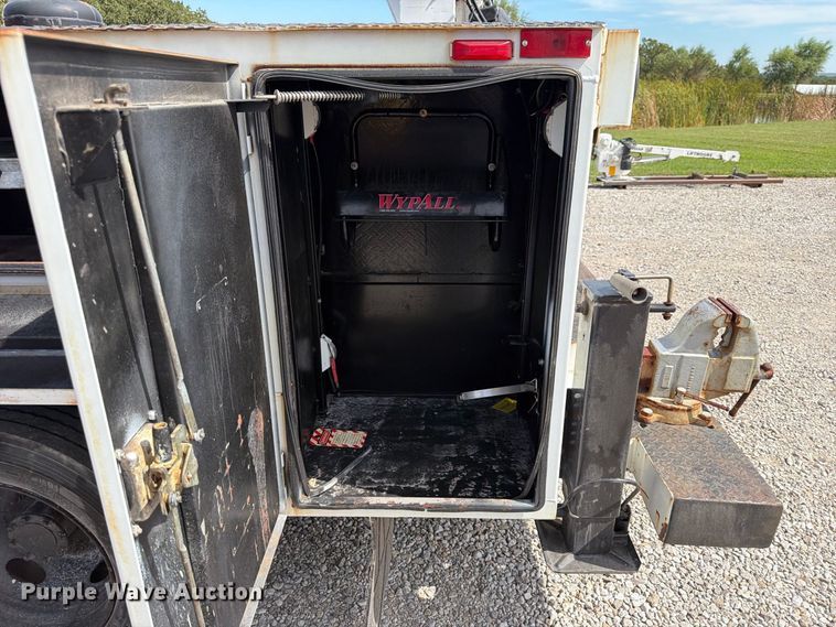 image for item FN2608 2006 Ford F550 Super Duty utility / service truck