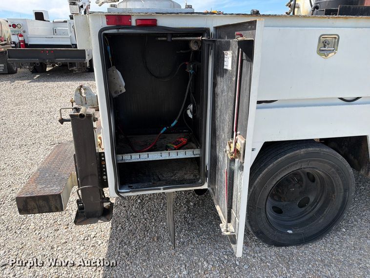 image for item FN2608 2006 Ford F550 Super Duty utility / service truck