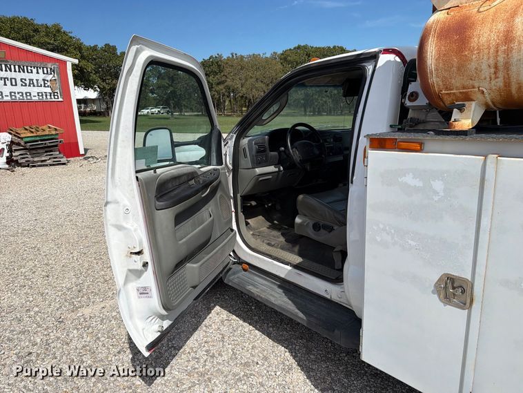 image for item FN2608 2006 Ford F550 Super Duty utility / service truck