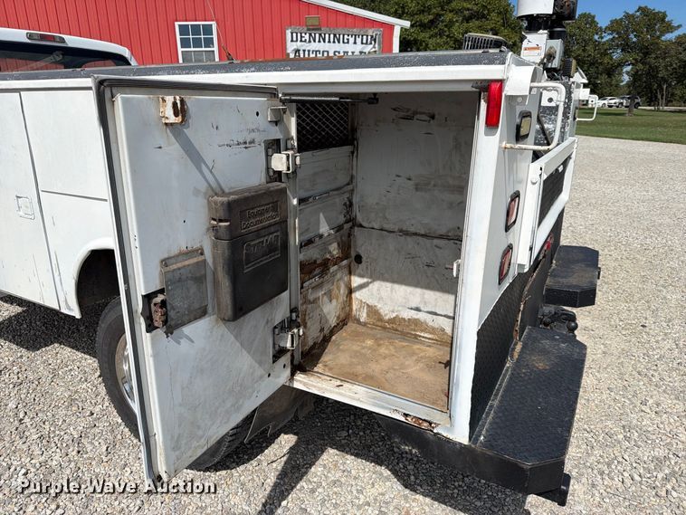 image for item FN2609 2009 Ford F550 Super Duty XL utility / service truck