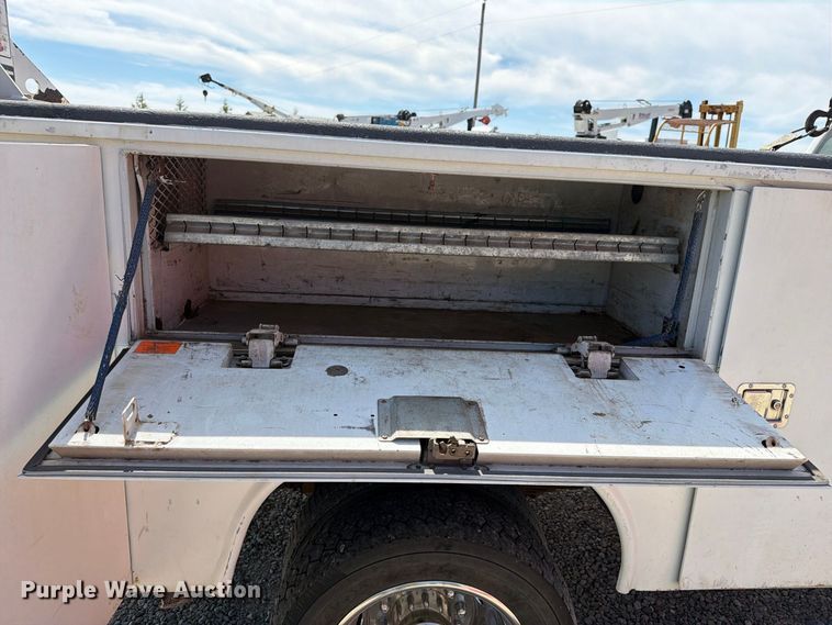 image for item FN2609 2009 Ford F550 Super Duty XL utility / service truck