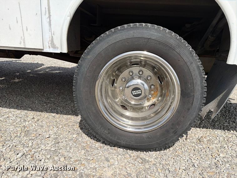 image for item FN2609 2009 Ford F550 Super Duty XL utility / service truck