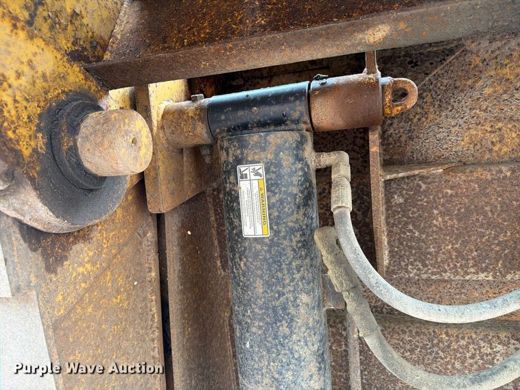 image for item FP3108 1994 Load King drop deck equipment trailer