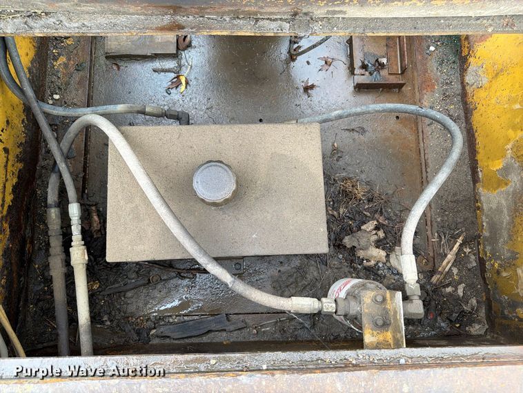 image for item FP3108 1994 Load King drop deck equipment trailer