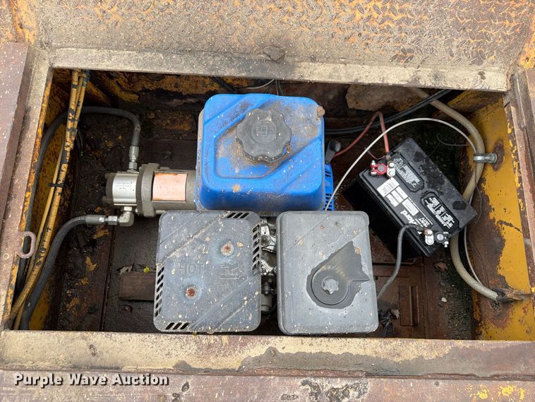 image for item FP3108 1994 Load King drop deck equipment trailer