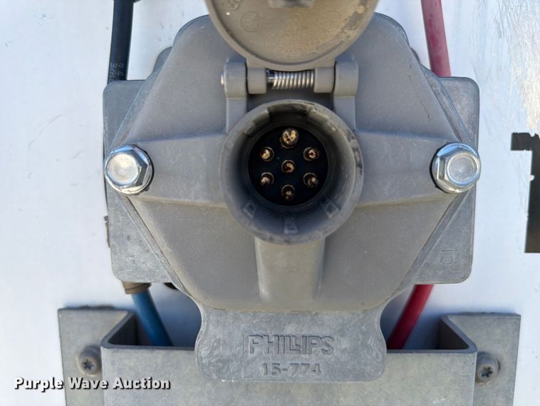 image for item FP3121 2009 Vanguard VIP Maxcube dry van trailer