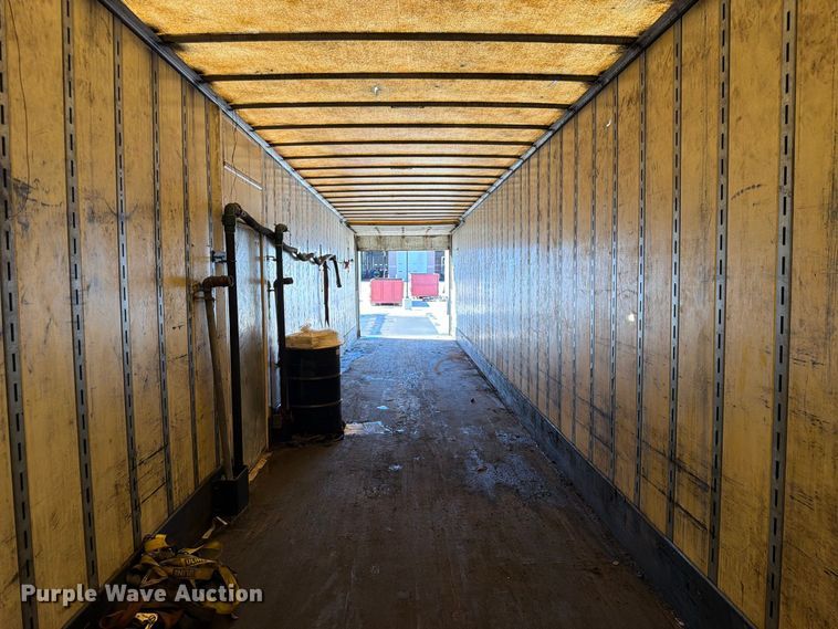 image for item FP3121 2009 Vanguard VIP Maxcube dry van trailer