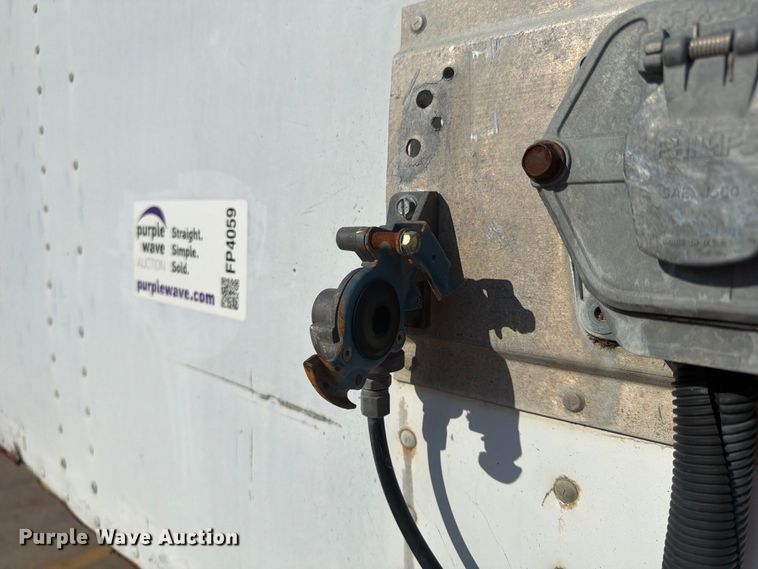 image for item FP4059 2001 Utility VS2DC dry van trailer