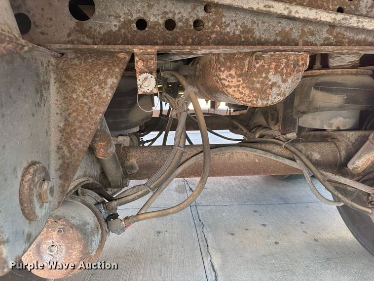 image for item FP4059 2001 Utility VS2DC dry van trailer