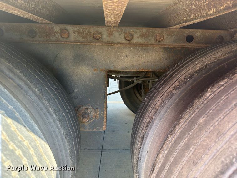 image for item FP4059 2001 Utility VS2DC dry van trailer