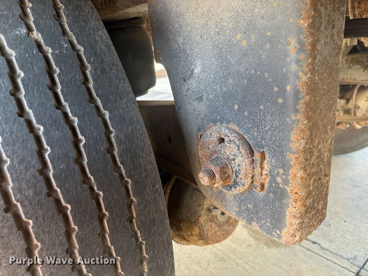 image for item FP4059 2001 Utility VS2DC dry van trailer