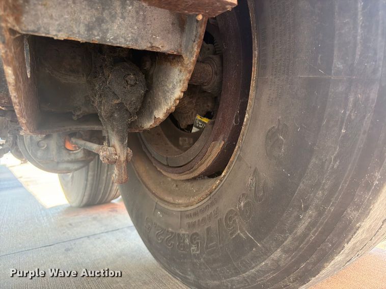 image for item FP4059 2001 Utility VS2DC dry van trailer