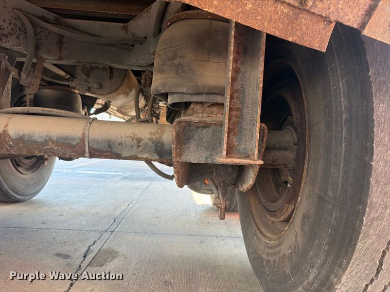 image for item FP4059 2001 Utility VS2DC dry van trailer