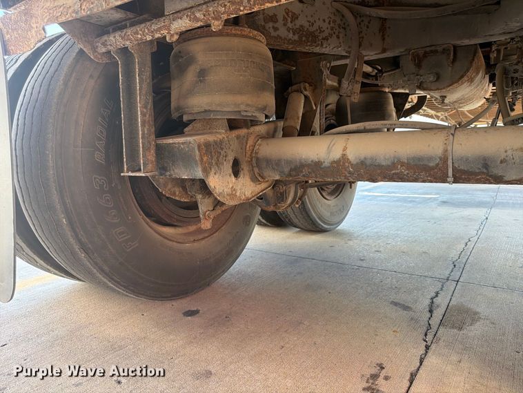 image for item FP4059 2001 Utility VS2DC dry van trailer