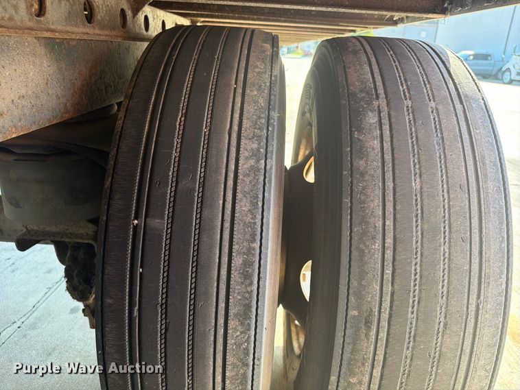 image for item FP4059 2001 Utility VS2DC dry van trailer