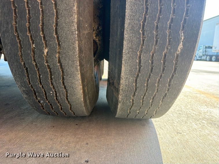 image for item FP4059 2001 Utility VS2DC dry van trailer