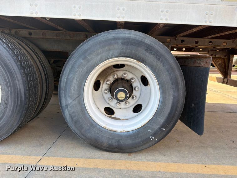 image for item FP4059 2001 Utility VS2DC dry van trailer