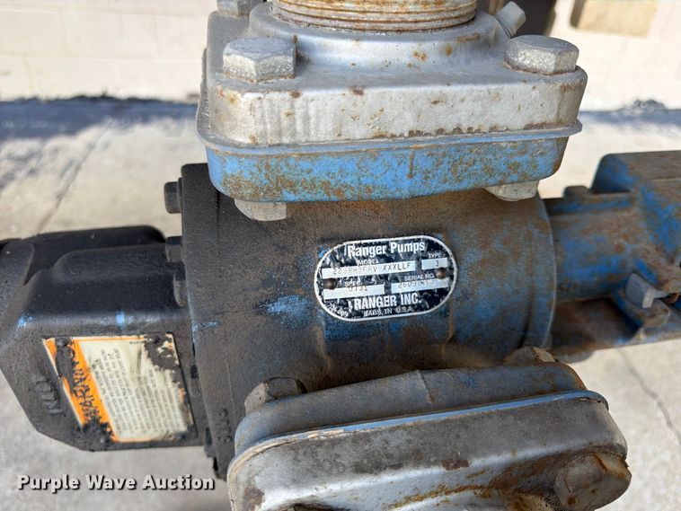 image for item FP4064 1975 Heil tank truck