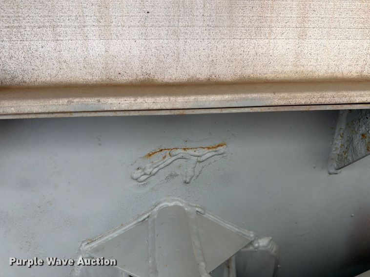 image for item FP4064 1975 Heil tank truck