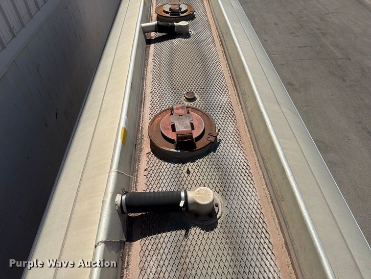 image for item FP4064 1975 Heil tank truck