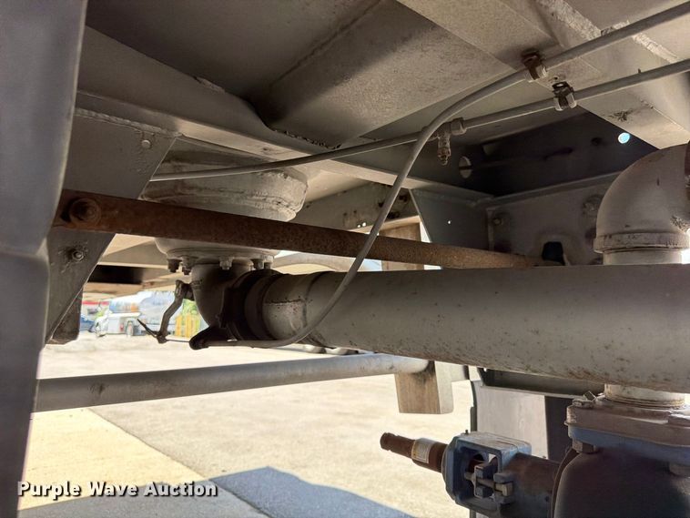 image for item FP4064 1975 Heil tank truck