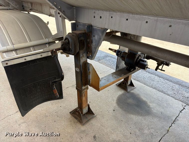 image for item FP4064 1975 Heil tank truck