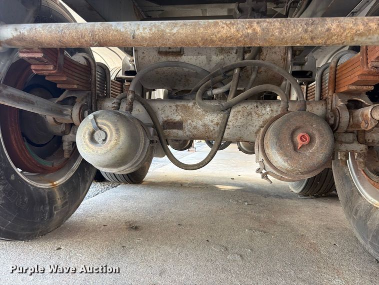 image for item FP4064 1975 Heil tank truck