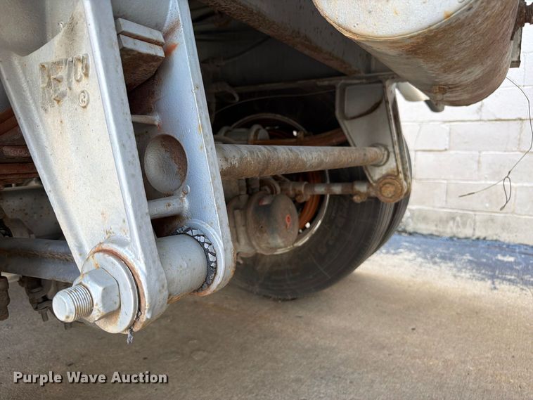 image for item FP4064 1975 Heil tank truck