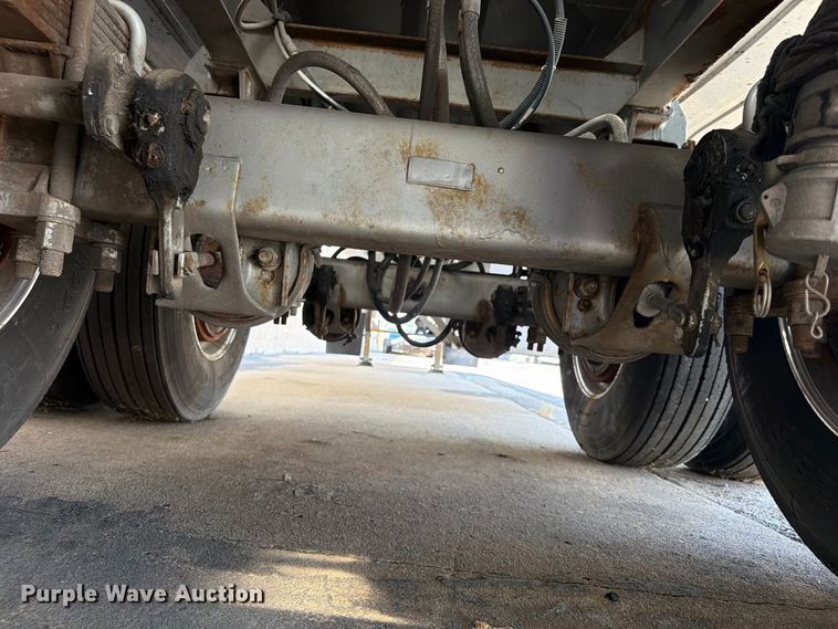 image for item FP4064 1975 Heil tank truck