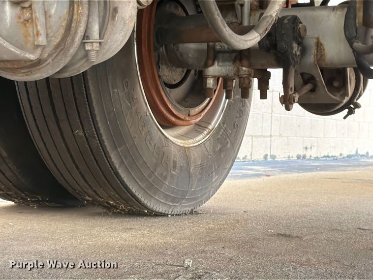 image for item FP4064 1975 Heil tank truck