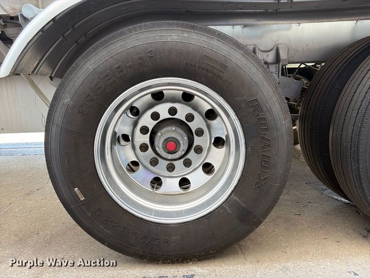 image for item FP4064 1975 Heil tank truck