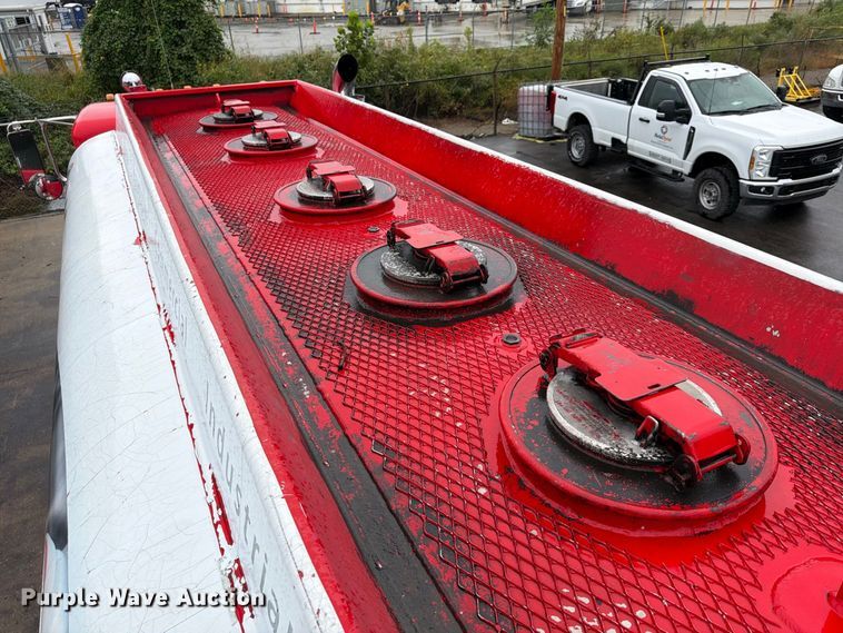 image for item FP4072 2009 Peterbilt 335 fuel truck