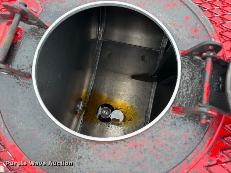 image for item FP4072 2009 Peterbilt 335 fuel truck