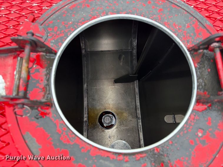 image for item FP4072 2009 Peterbilt 335 fuel truck