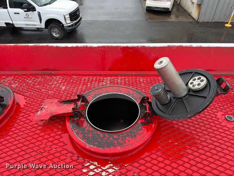 image for item FP4072 2009 Peterbilt 335 fuel truck