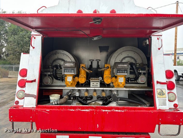 image for item FP4072 2009 Peterbilt 335 fuel truck