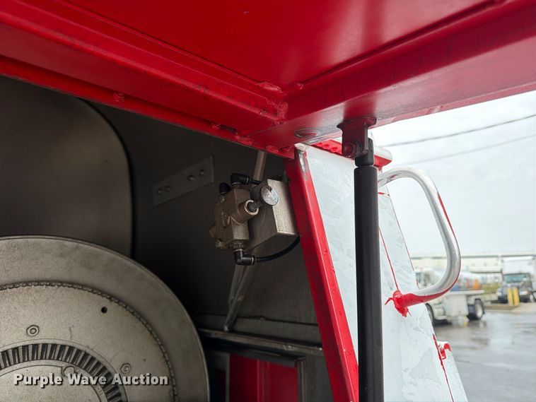 image for item FP4072 2009 Peterbilt 335 fuel truck