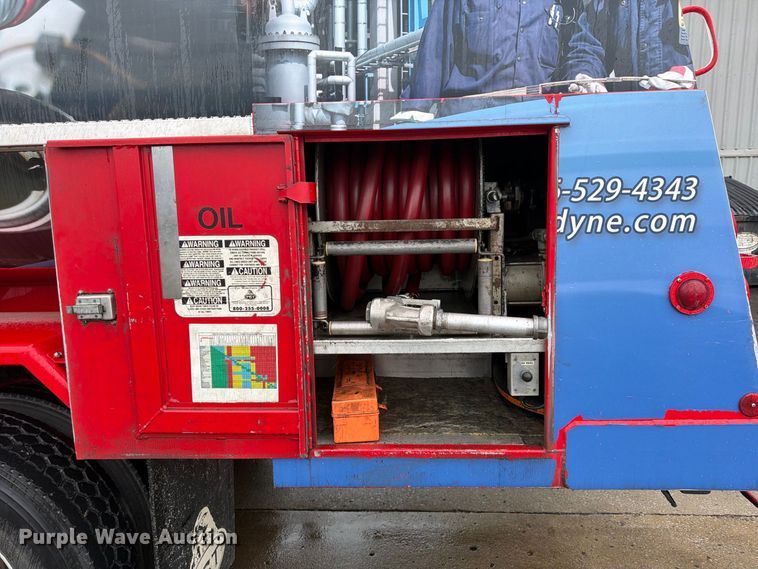 image for item FP4072 2009 Peterbilt 335 fuel truck