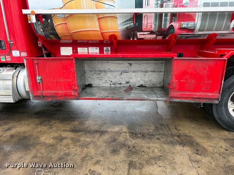 image for item FP4072 2009 Peterbilt 335 fuel truck