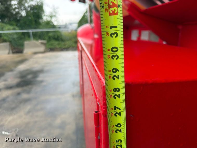 image for item FP4072 2009 Peterbilt 335 fuel truck