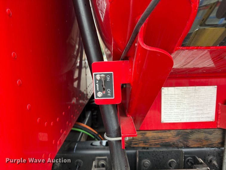 image for item FP4072 2009 Peterbilt 335 fuel truck