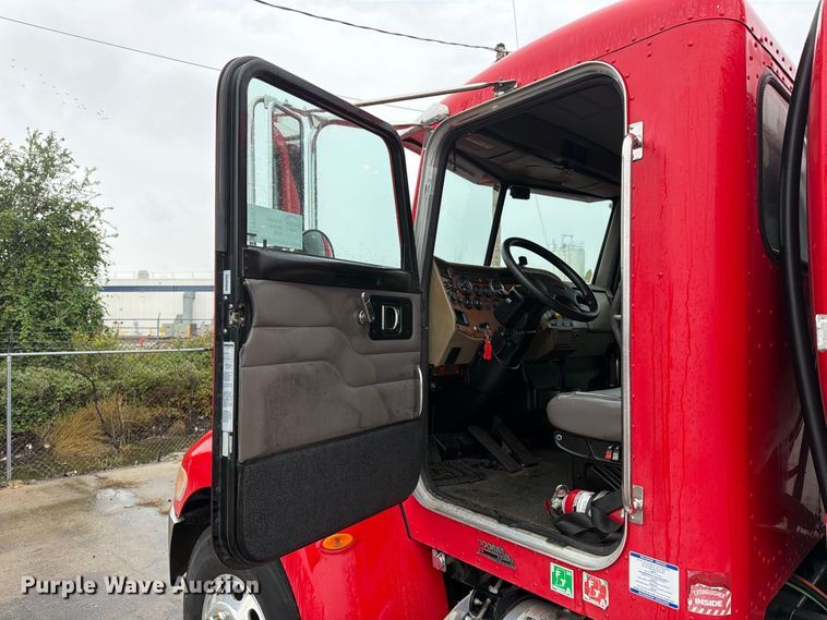 image for item FP4072 2009 Peterbilt 335 fuel truck