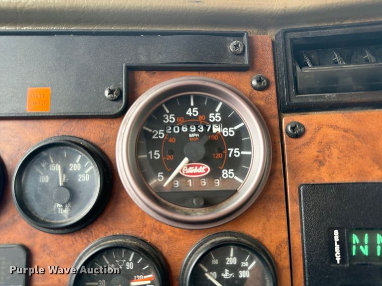 image for item FP4072 2009 Peterbilt 335 fuel truck
