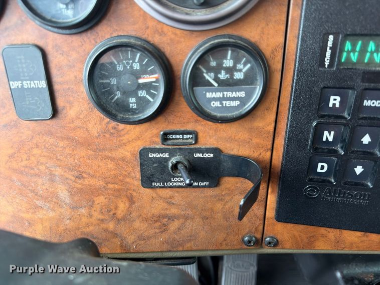 image for item FP4072 2009 Peterbilt 335 fuel truck