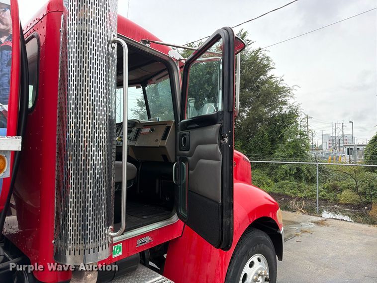 image for item FP4072 2009 Peterbilt 335 fuel truck