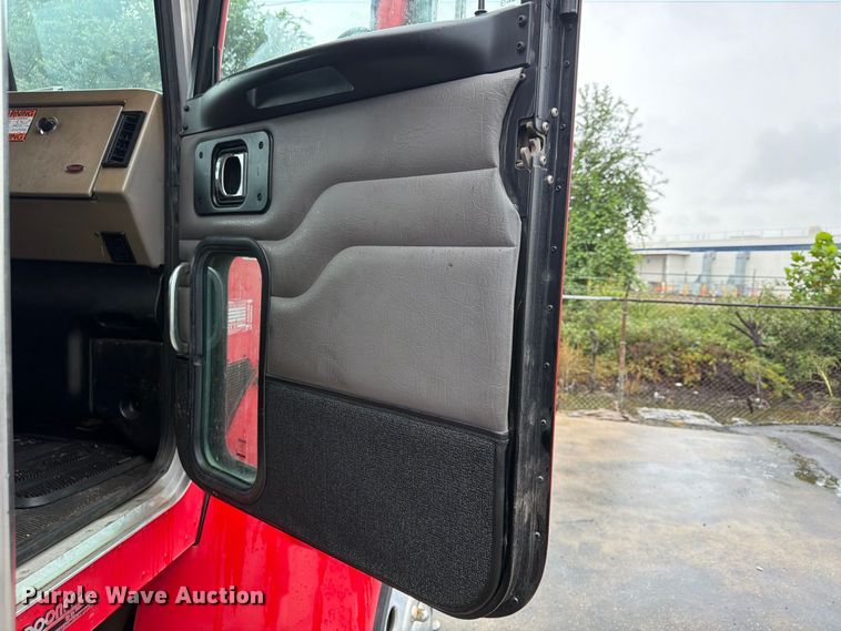 image for item FP4072 2009 Peterbilt 335 fuel truck