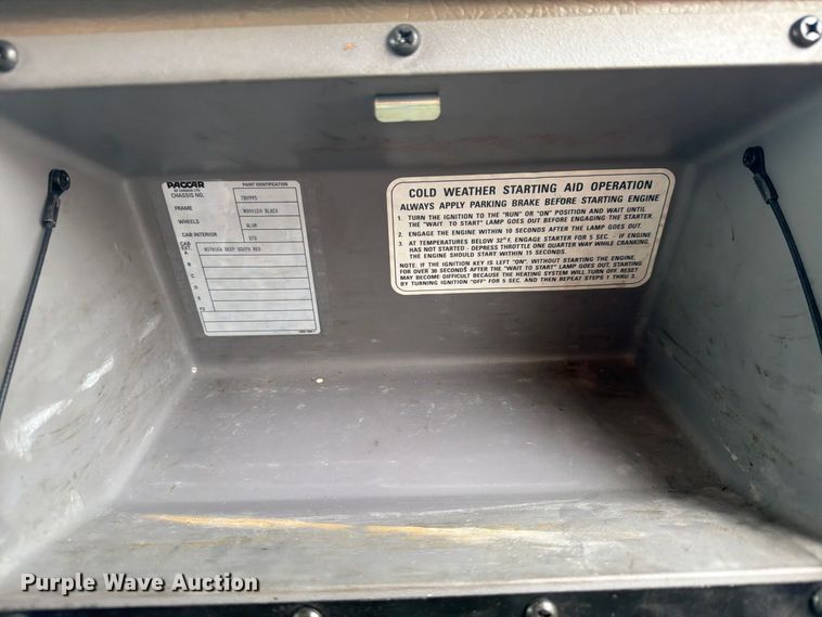 image for item FP4072 2009 Peterbilt 335 fuel truck