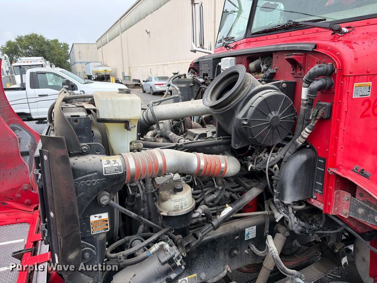 image for item FP4072 2009 Peterbilt 335 fuel truck